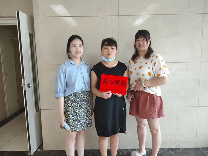 暖心慰問，進行中